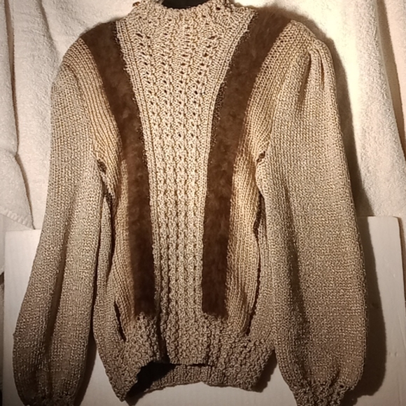 Hand Knits by Beness Cashmere, wool,& fur  Sweater - Picture 4 of 6